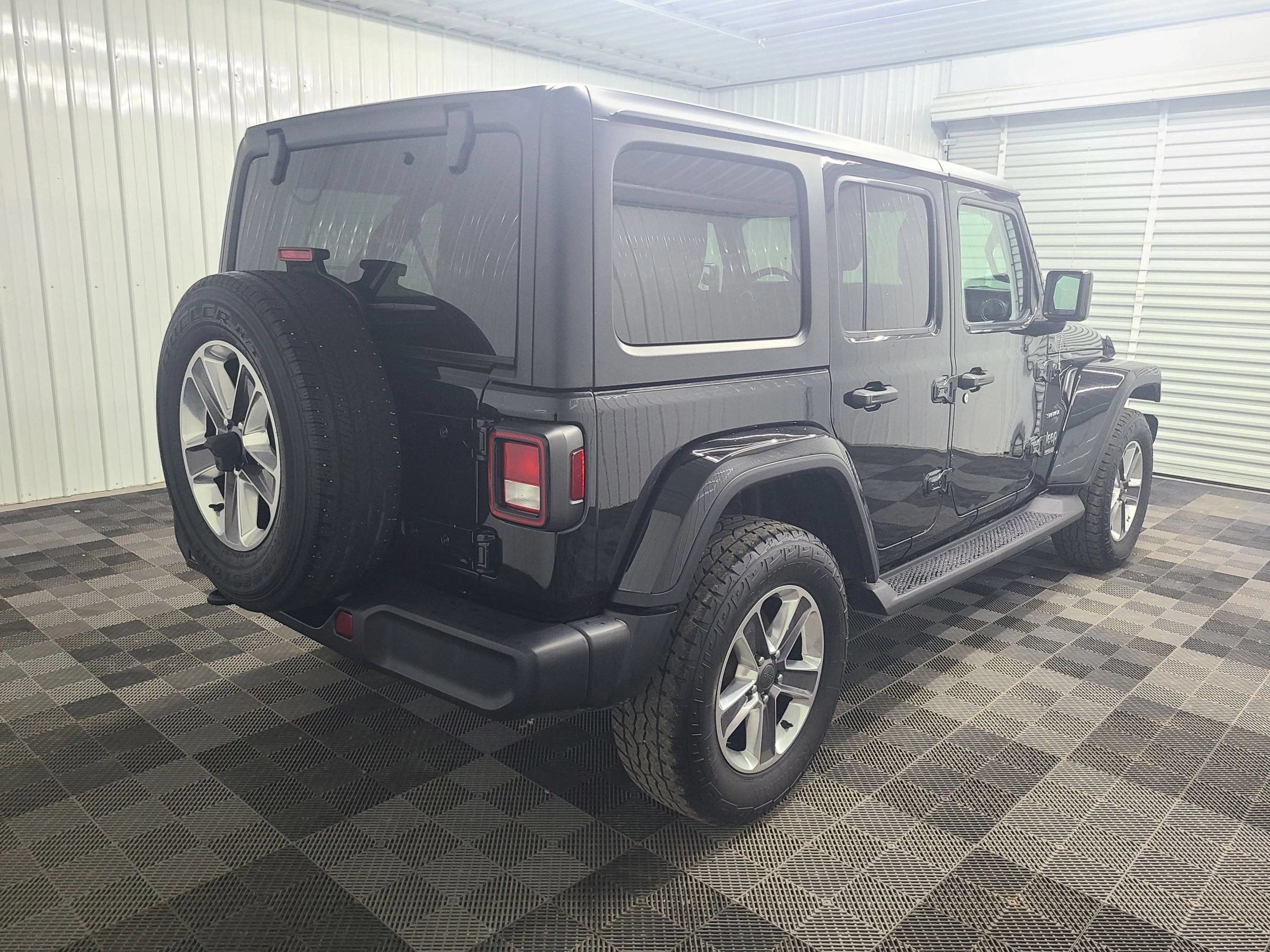 Used 2020 Jeep Wrangler Unlimited Sahara AWD/4WD image 11