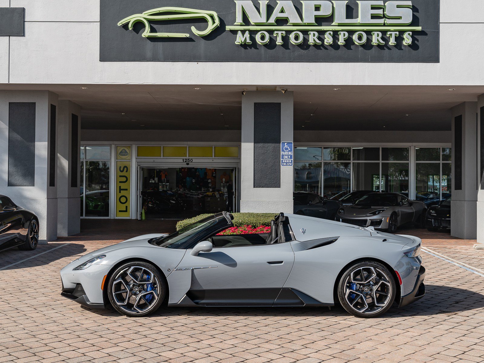 Used 2023 Maserati MC20 Spyder image 29