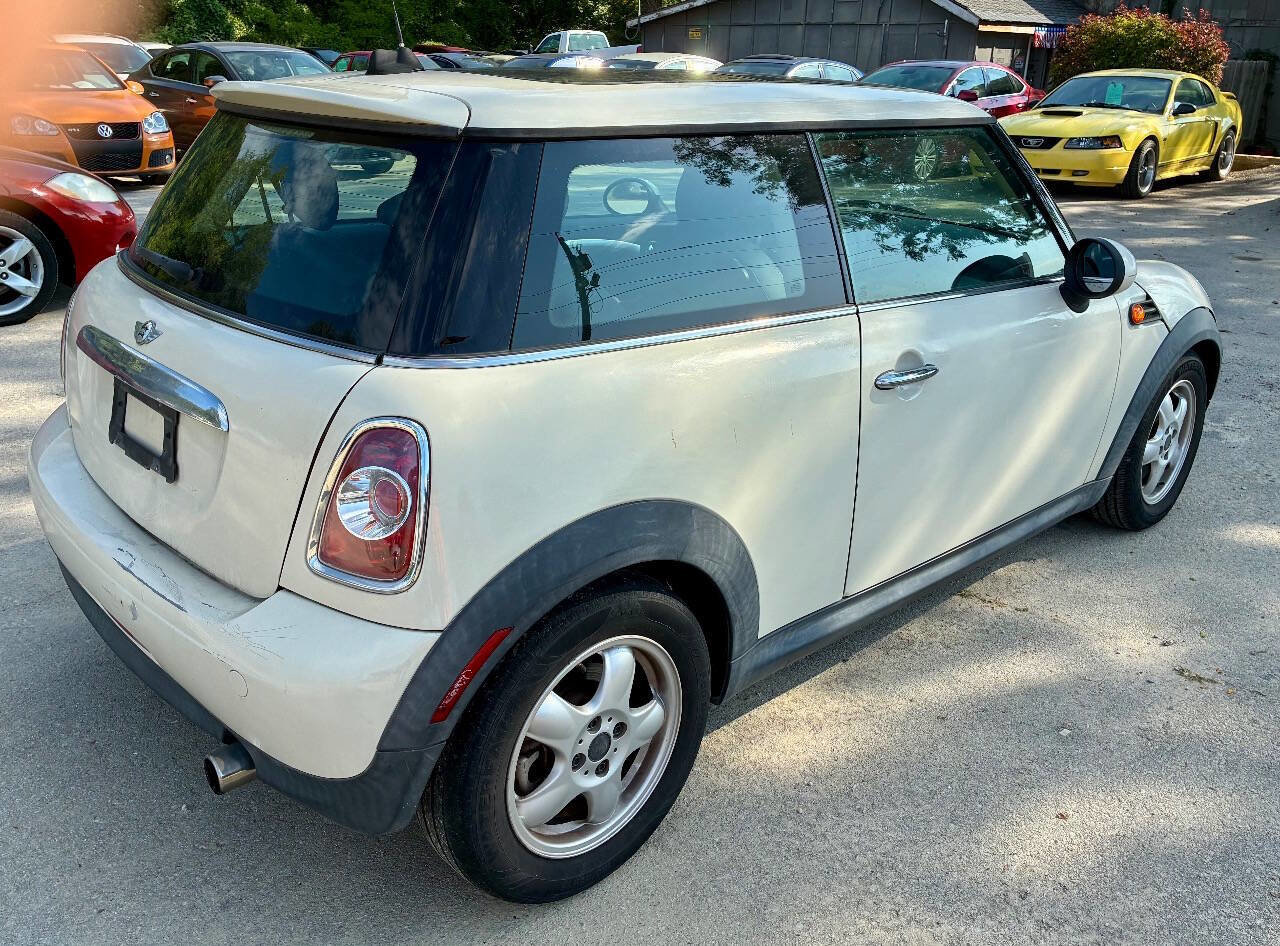 Used 2011 MINI Cooper Hardtop image 6