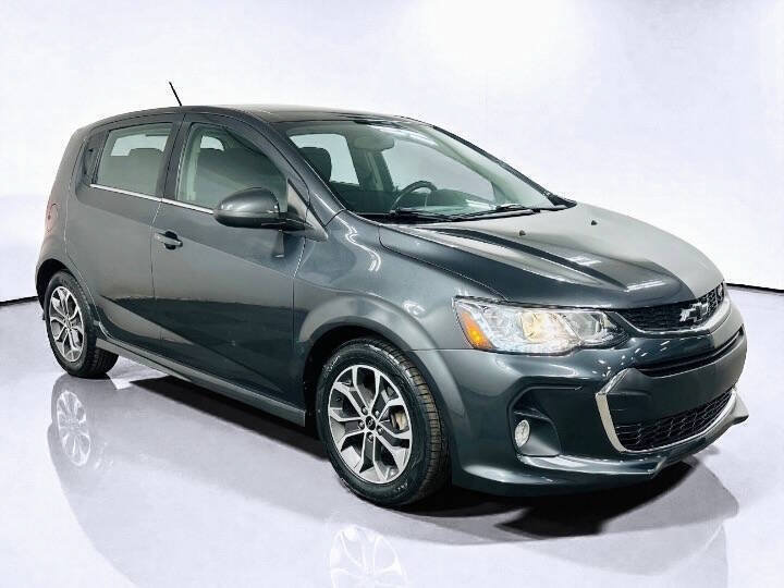 Used 2019 Chevrolet Sonic LT w/ Convenience Package FWD image 2
