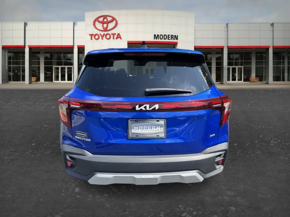 Used 2024 Kia Seltos LX AWD/4WD image 6