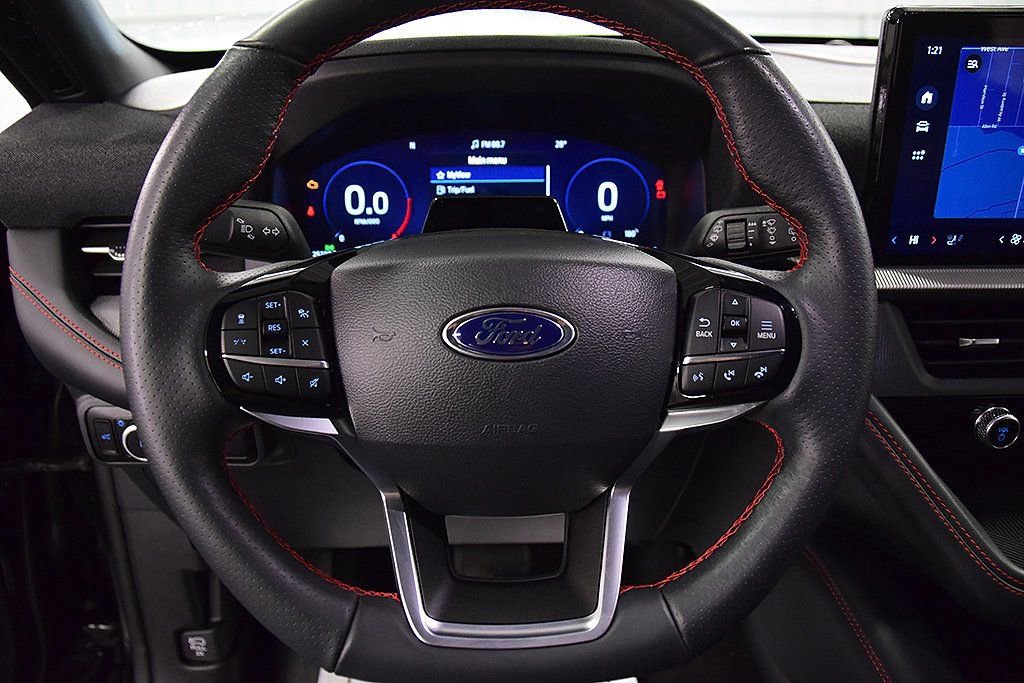 Used 2025 Ford Explorer ST-Line image 19