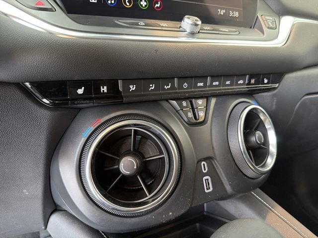 Certified 2024 Chevrolet Blazer LT w/ Convenience Package FWD image 28