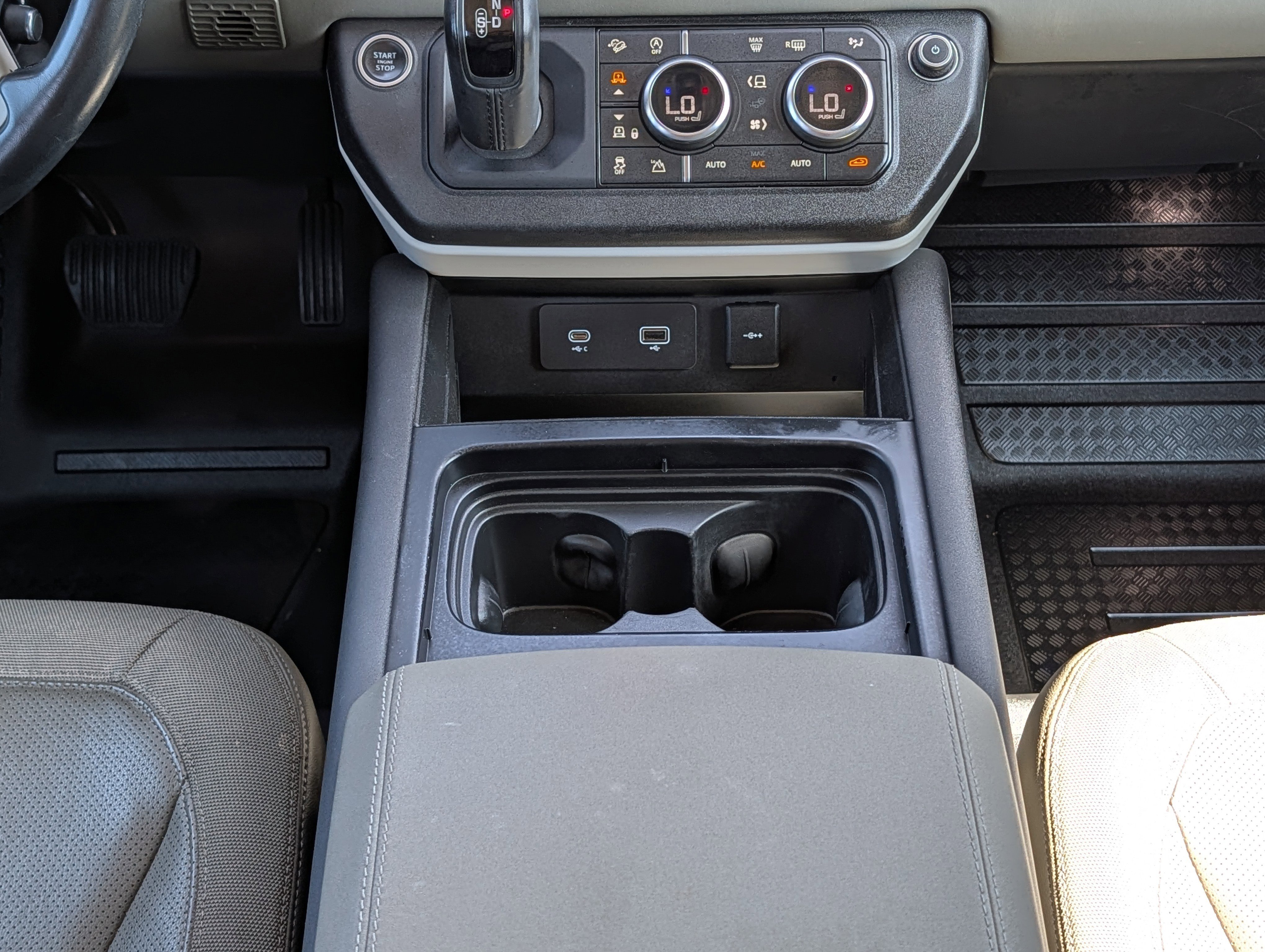 Used 2021 Land Rover Defender 110 SE AWD/4WD image 19
