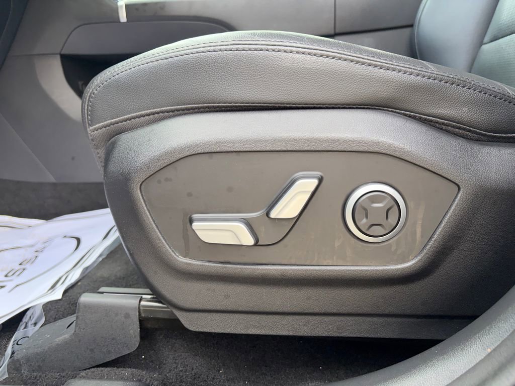 Used 2024 Hyundai Santa Fe Limited image 20
