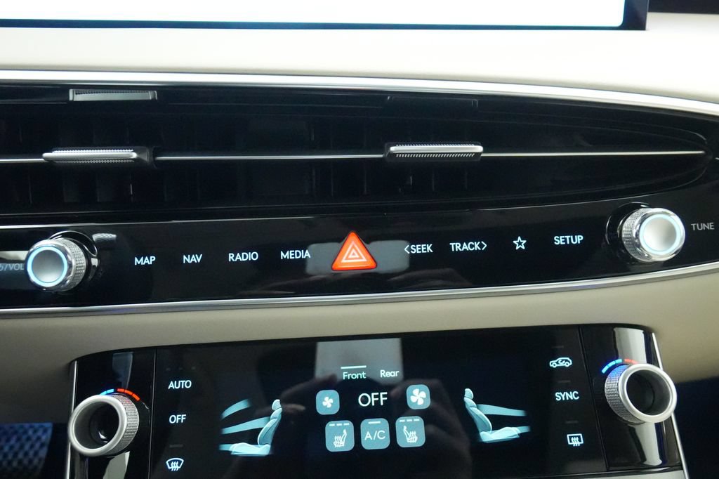 New 2026 Genesis GV70 2.5T Select AWD/4WD image 36
