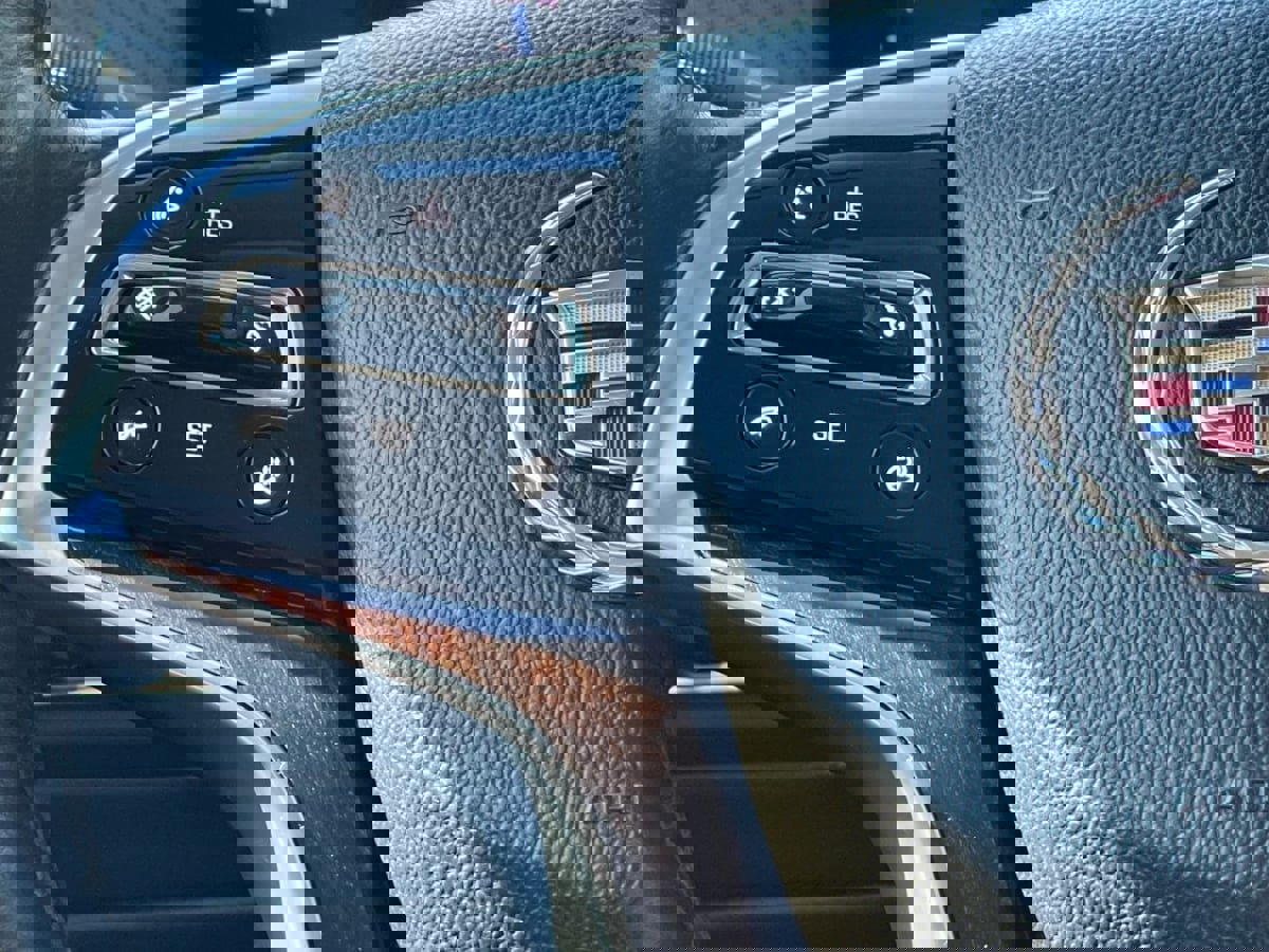 Used 2014 Cadillac XTS Luxury image 28