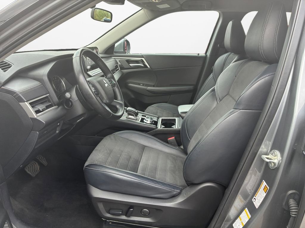 Used 2024 Mitsubishi Outlander SE image 19
