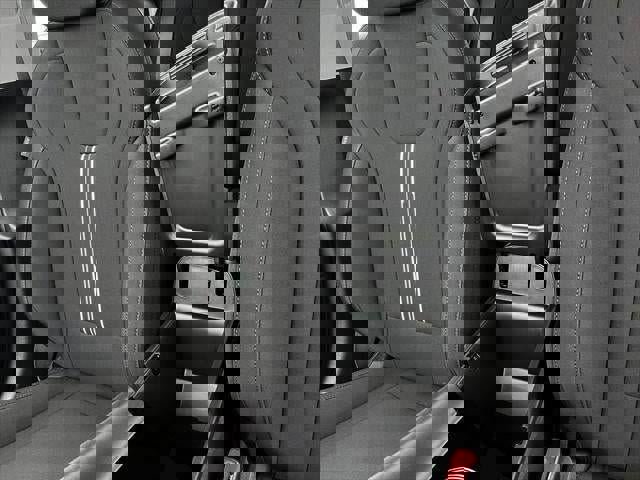 New 2025 Hyundai Elantra SEL image 36