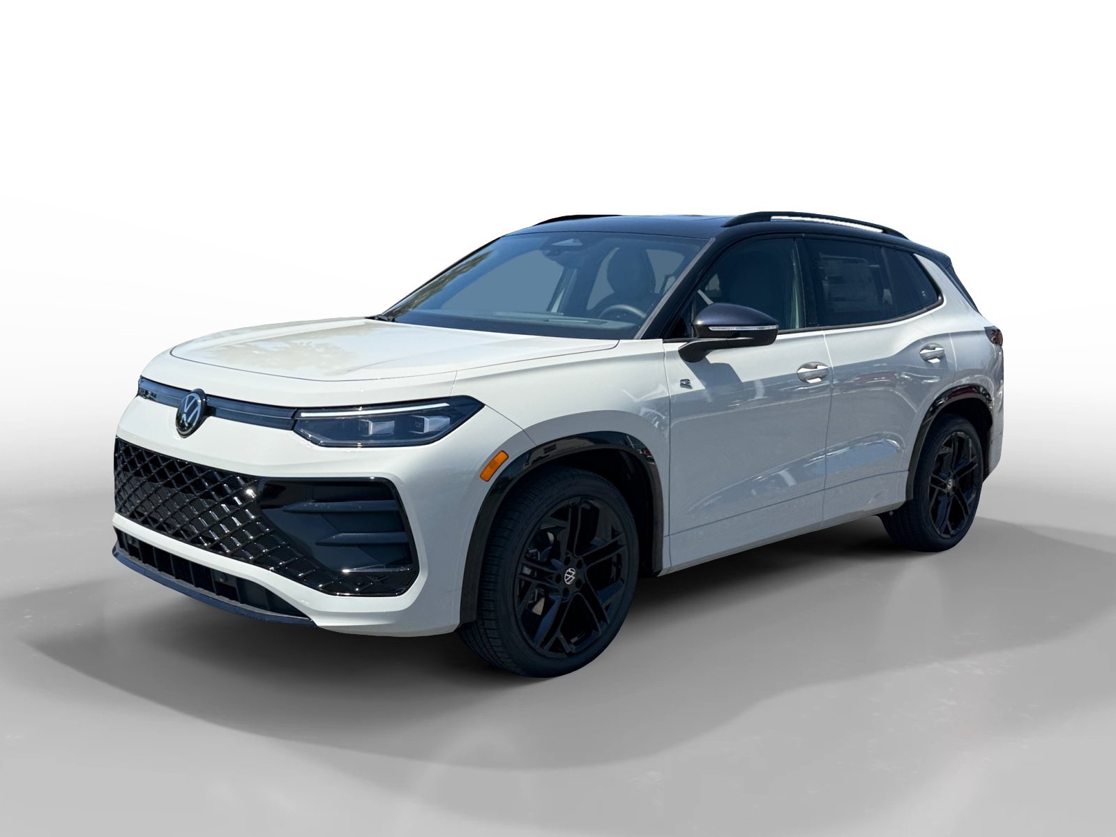New 2026 Volkswagen Tiguan SE R-Line FWD image 1