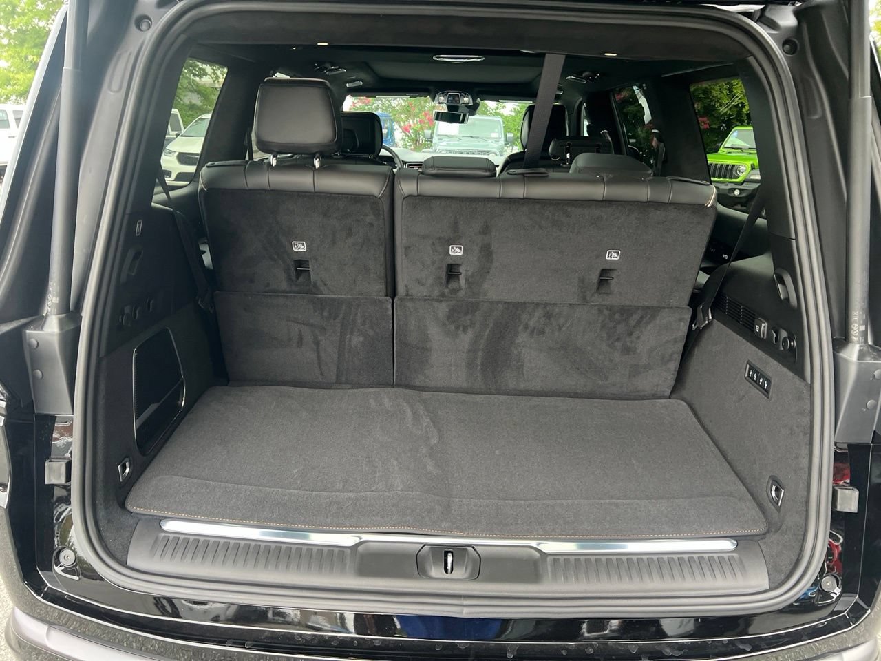 New 2026 Jeep Grand Wagoneer Summit AWD/4WD image 23