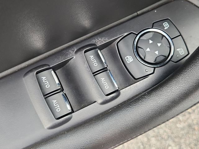 Used 2013 Lincoln MKS FWD image 22