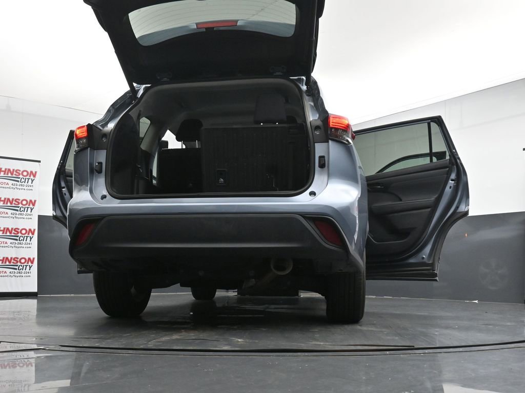 Used 2023 Toyota Highlander LE image 41
