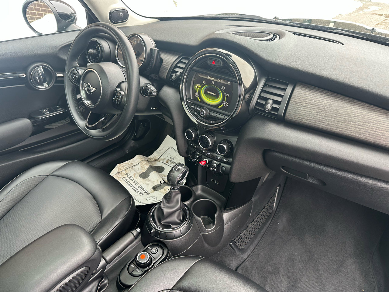 Used 2015 MINI Cooper 2-Door Hardtop image 4