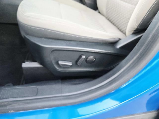 Used 2020 Ford Escape SE image 32