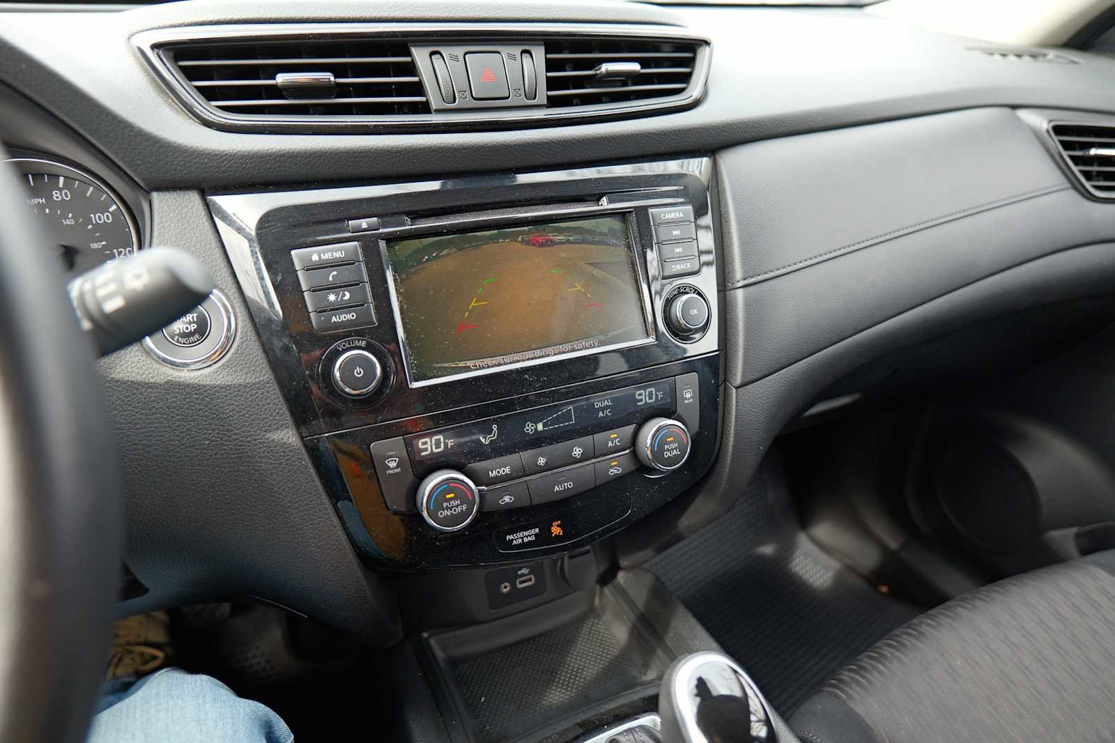 Used 2020 Nissan Rogue SV image 16