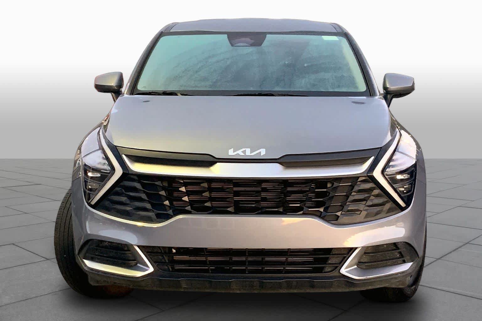 Used 2025 Kia Sportage LX FWD image 4