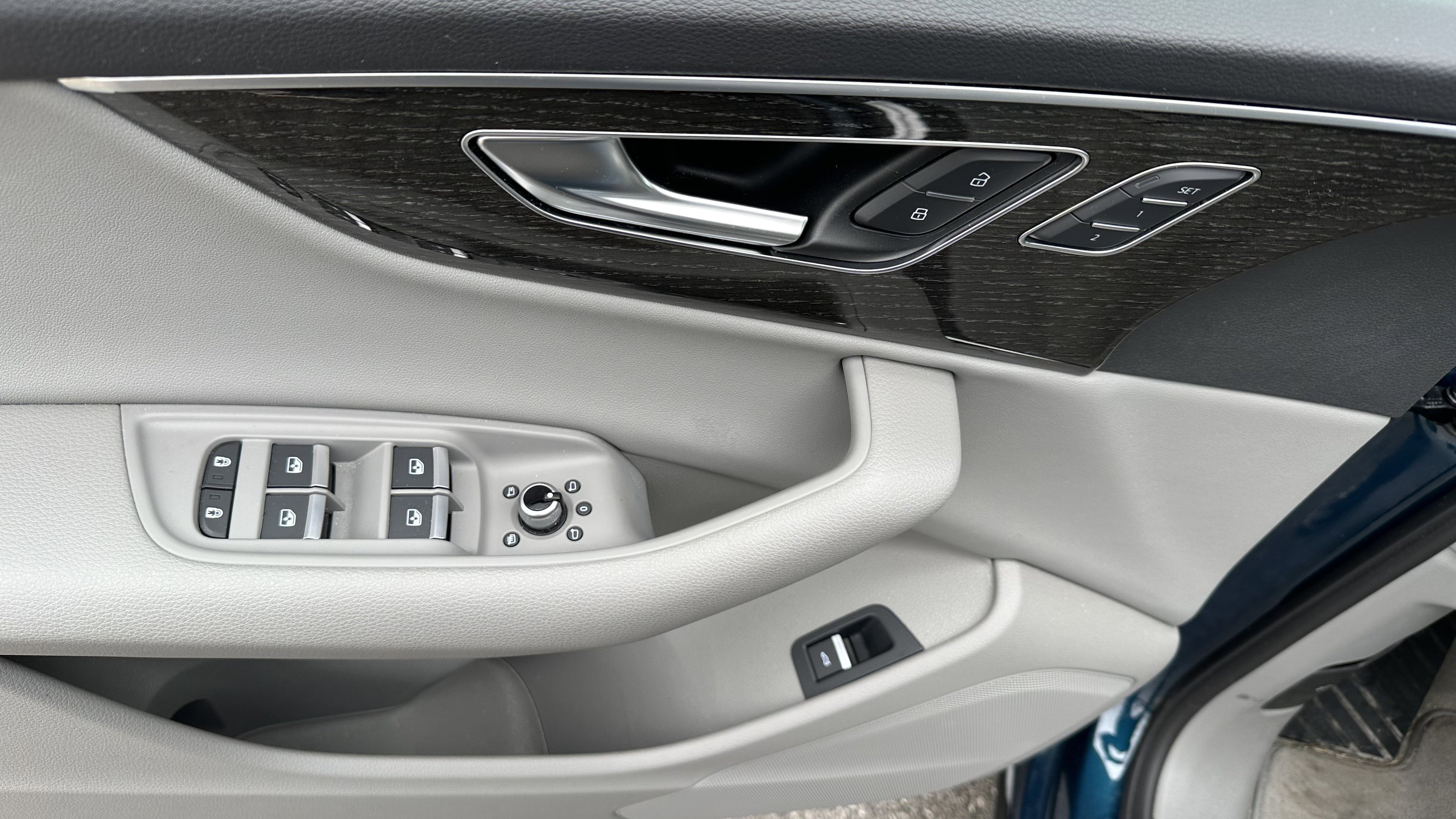 Used 2022 Audi Q7 3.0T Premium image 17