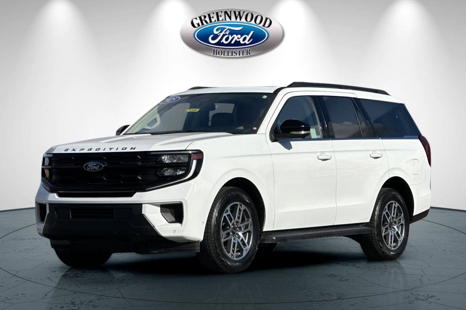 Used 2025 Ford Expedition Active AWD/4WD image 8