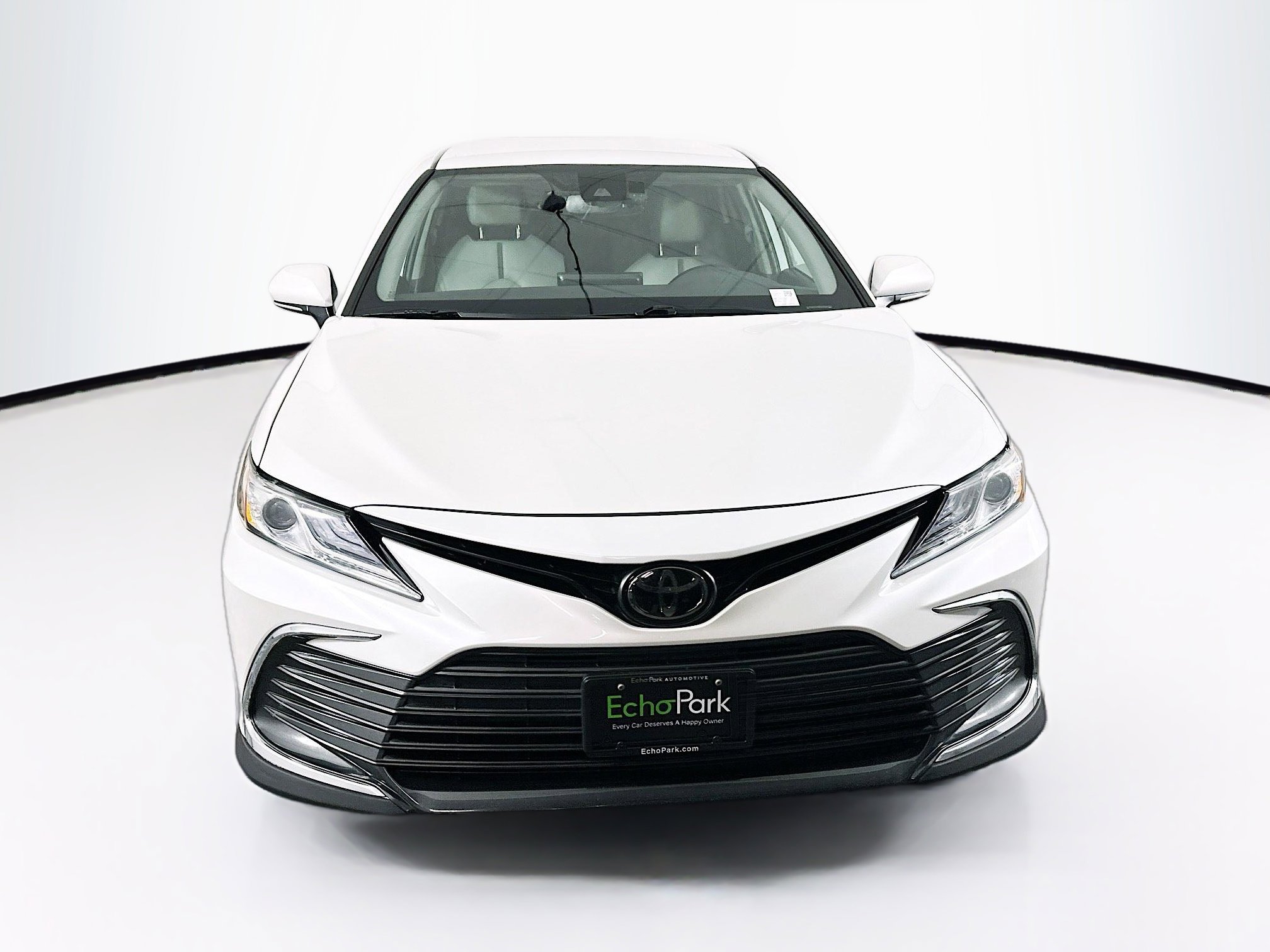 Used 2023 Toyota Camry XLE image 2