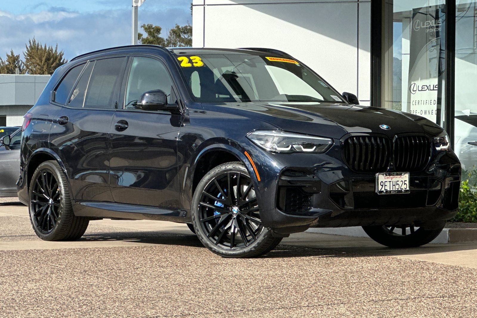 Used 2023 BMW X5 M50i w/ Climate Comfort Package AWD/4WD image 2