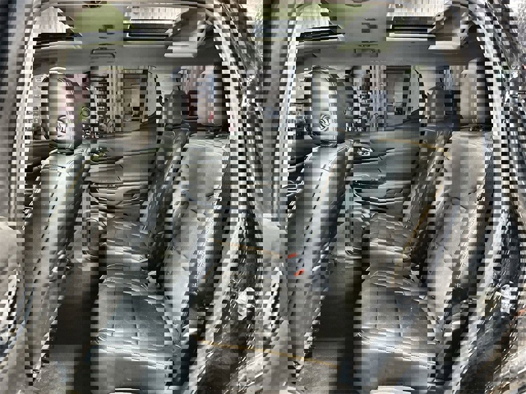 Used 2021 GMC Acadia AT4 w/ Technology Package image 25