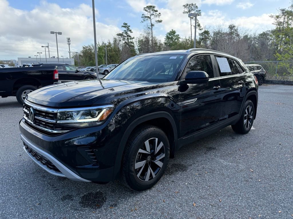 Used 2023 Volkswagen Atlas Cross Sport SE image 2
