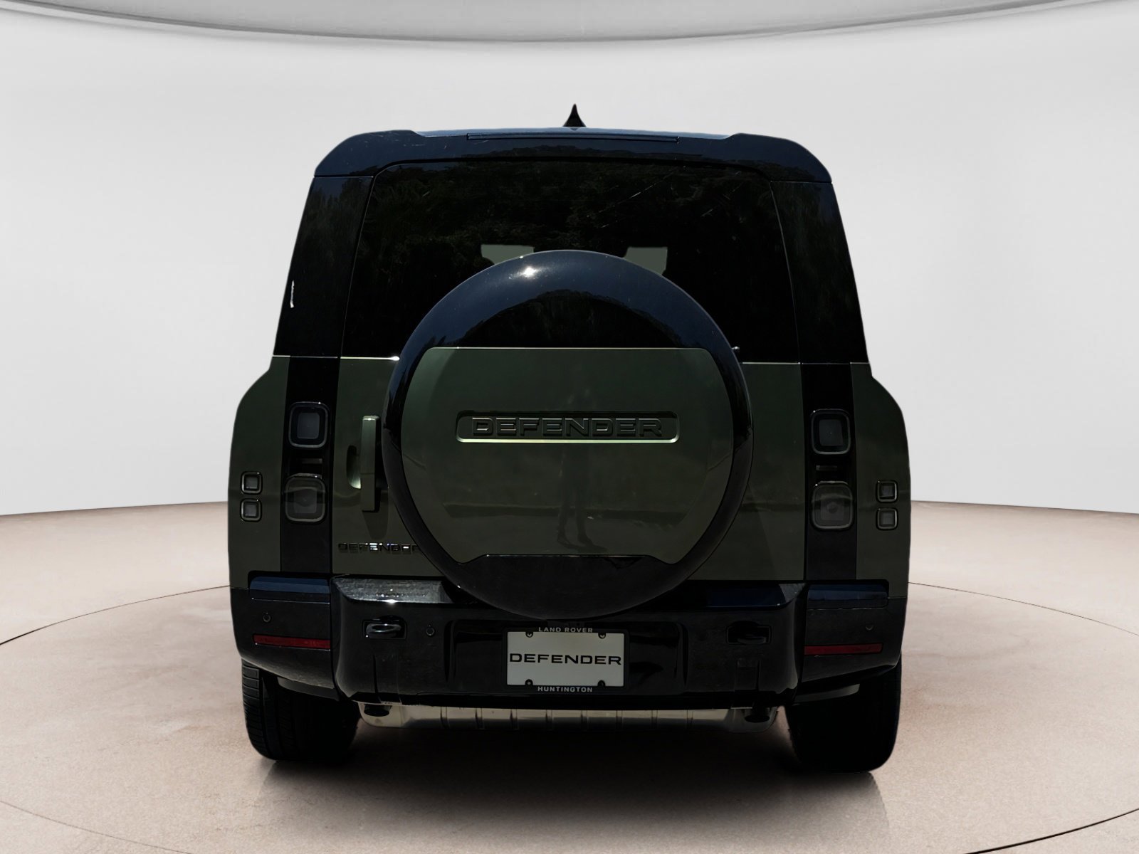 New 2026 Land Rover Defender 130 X-Dynamic SE AWD/4WD image 4