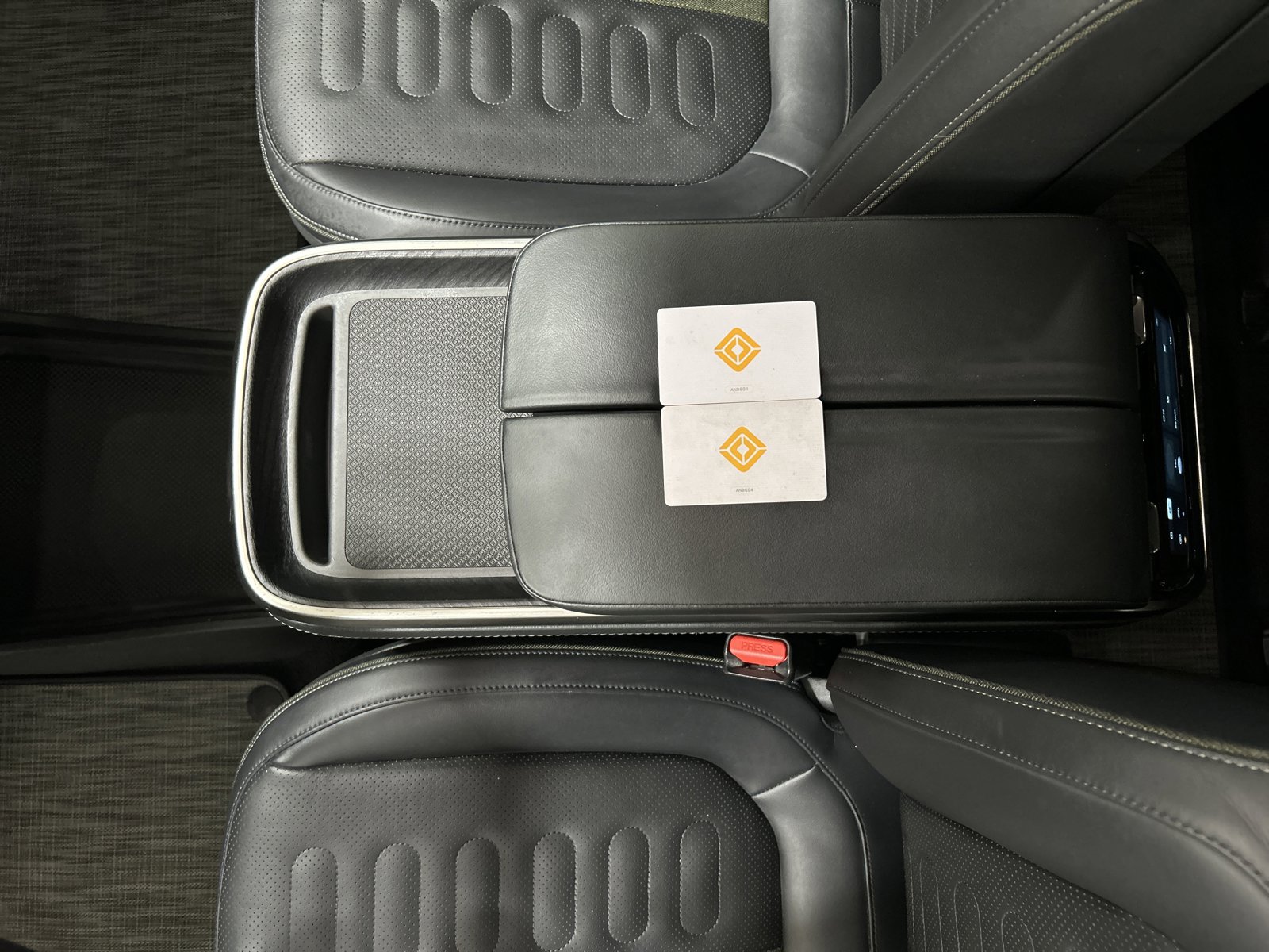 Used 2023 Rivian R1S Adventure image 31