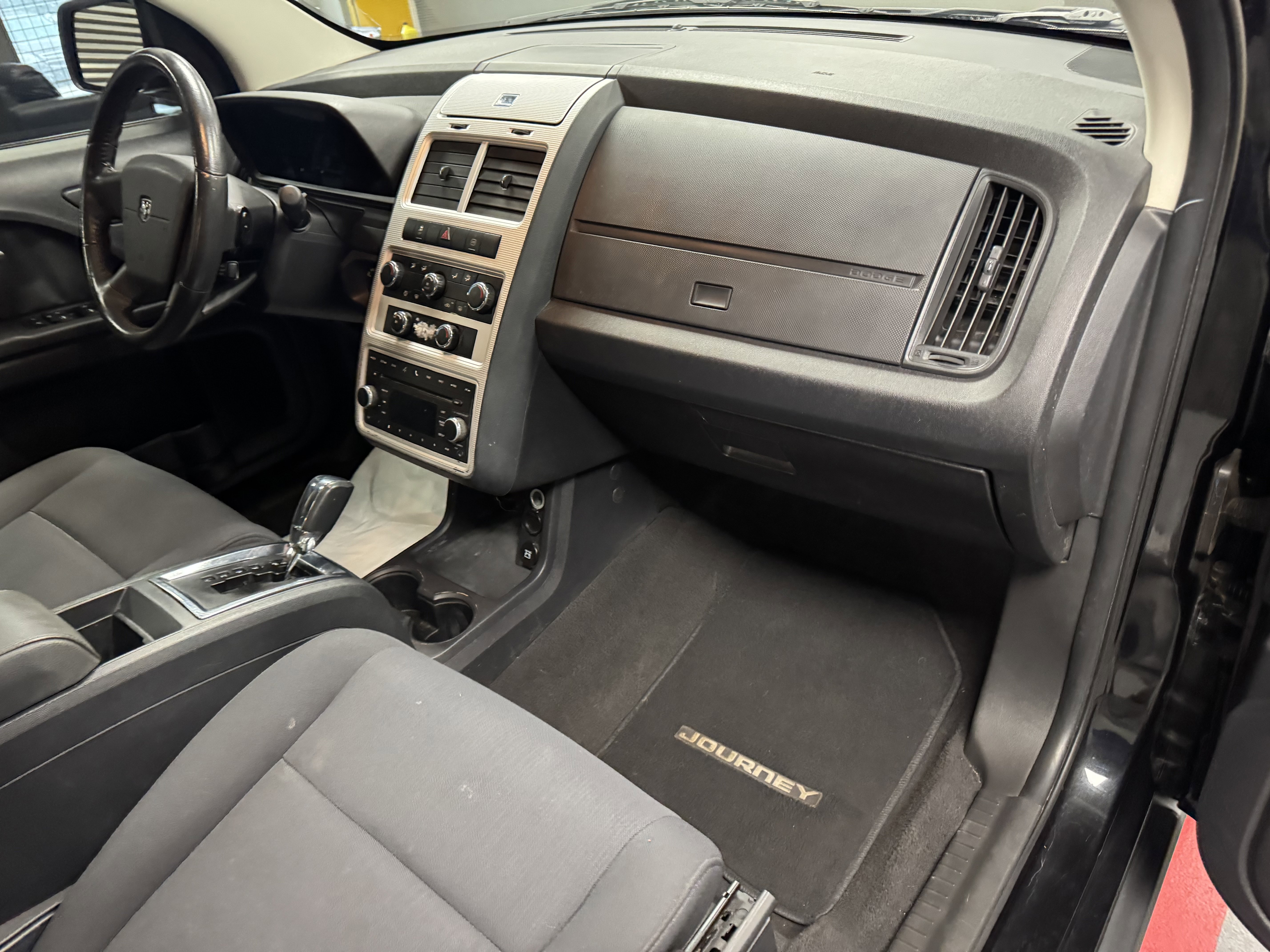 Used 2010 Dodge Journey SXT w/ Flexible Seating Group image 13