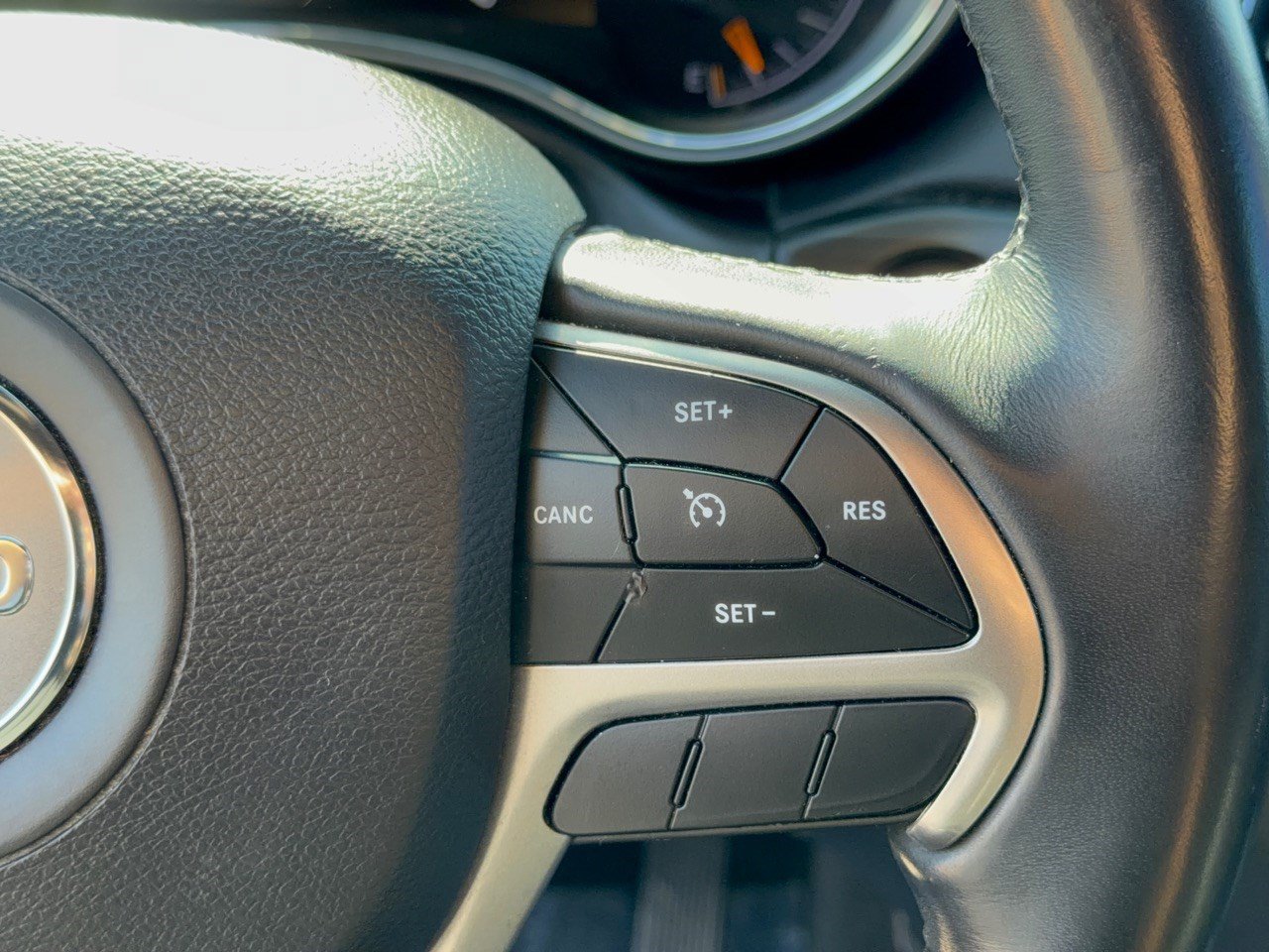Used 2019 Jeep Grand Cherokee Limited AWD/4WD image 19