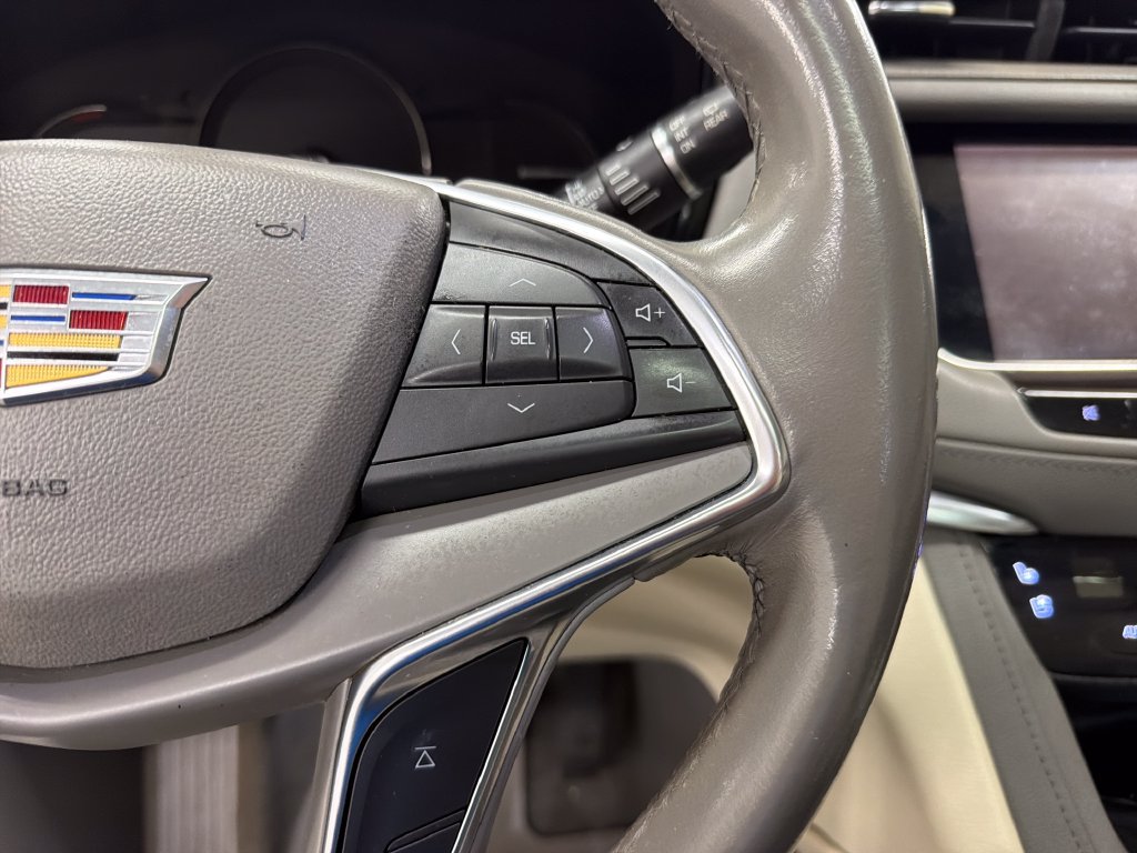 Used 2019 Cadillac XT5 Premium Luxury FWD image 22