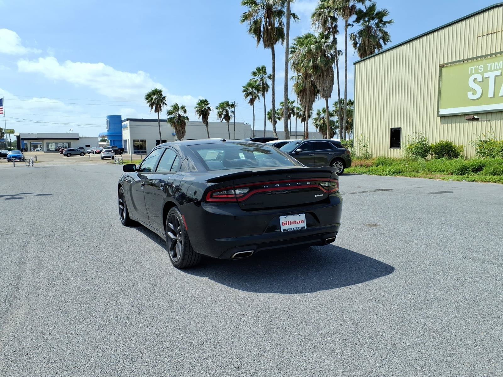 Used 2019 Dodge Charger SXT w/ Blacktop Package RWD image 6