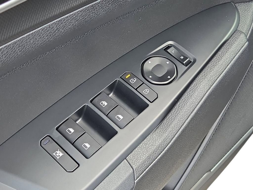 New 2026 Kia Sportage LX image 14