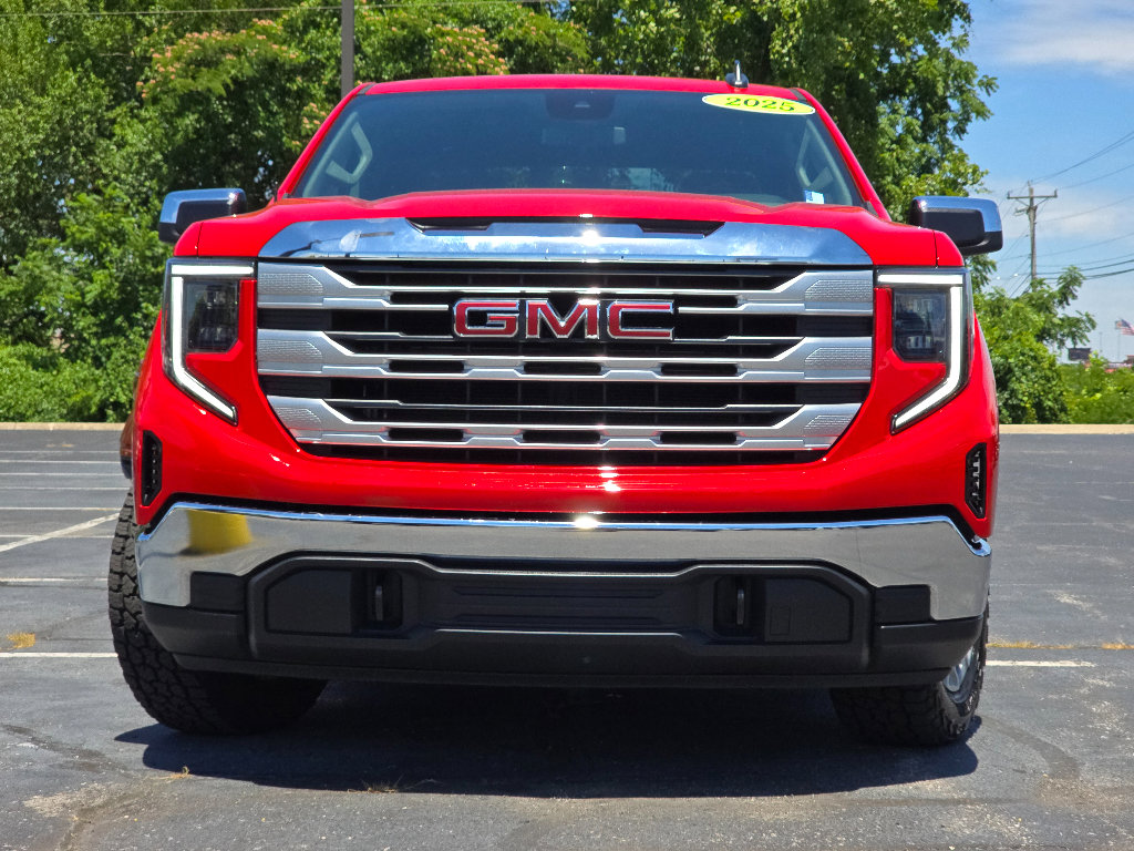 Used 2025 GMC Sierra 1500 SLE AWD/4WD image 5