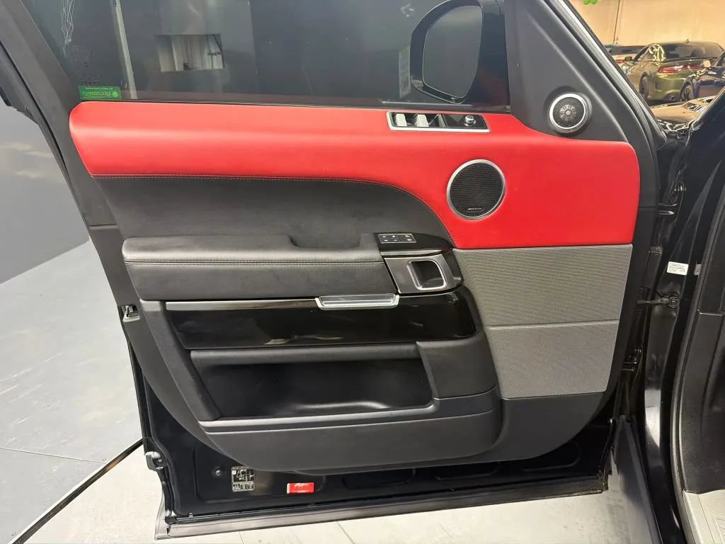 Used 2022 Land Rover Range Rover Sport HST AWD/4WD image 17
