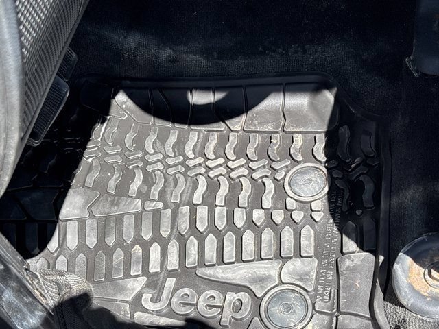 Used 2018 Jeep Wrangler Unlimited Sport S AWD/4WD image 19