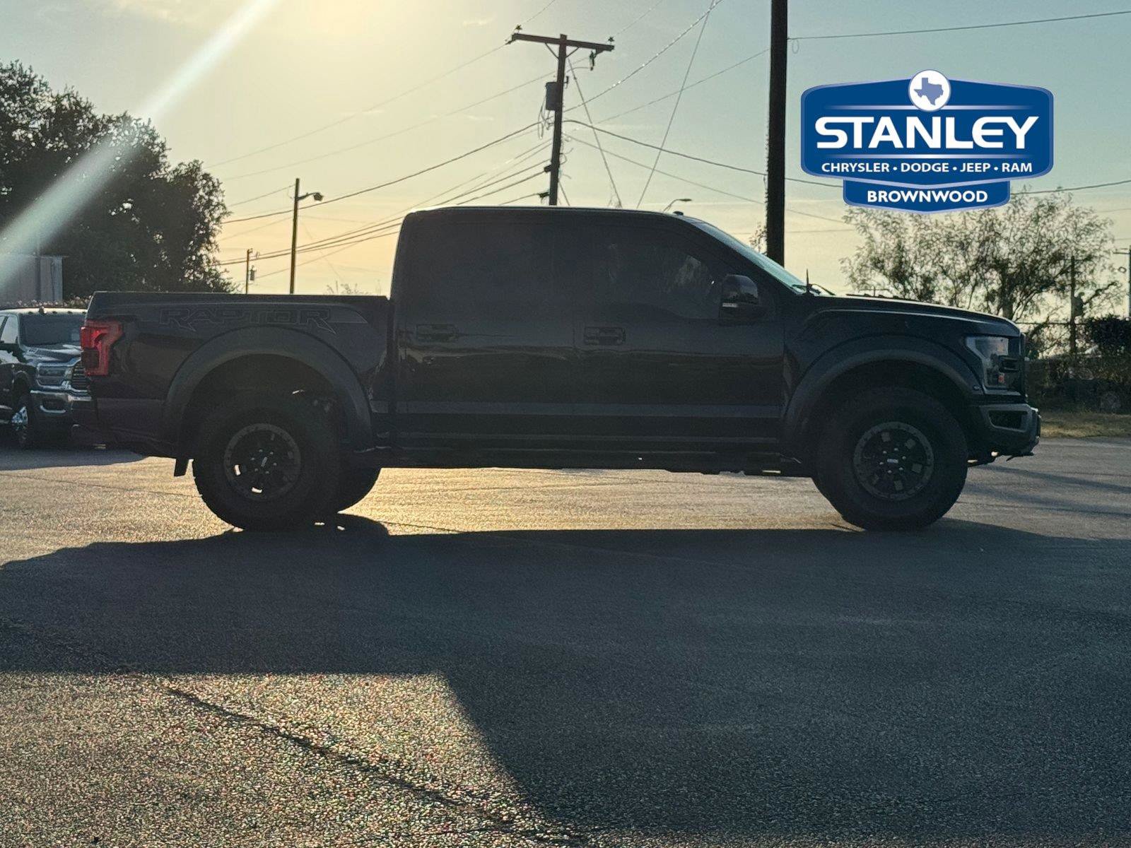 Used 2017 Ford F150 Raptor w/ Equipment Group 802A Luxury AWD/4WD image 8