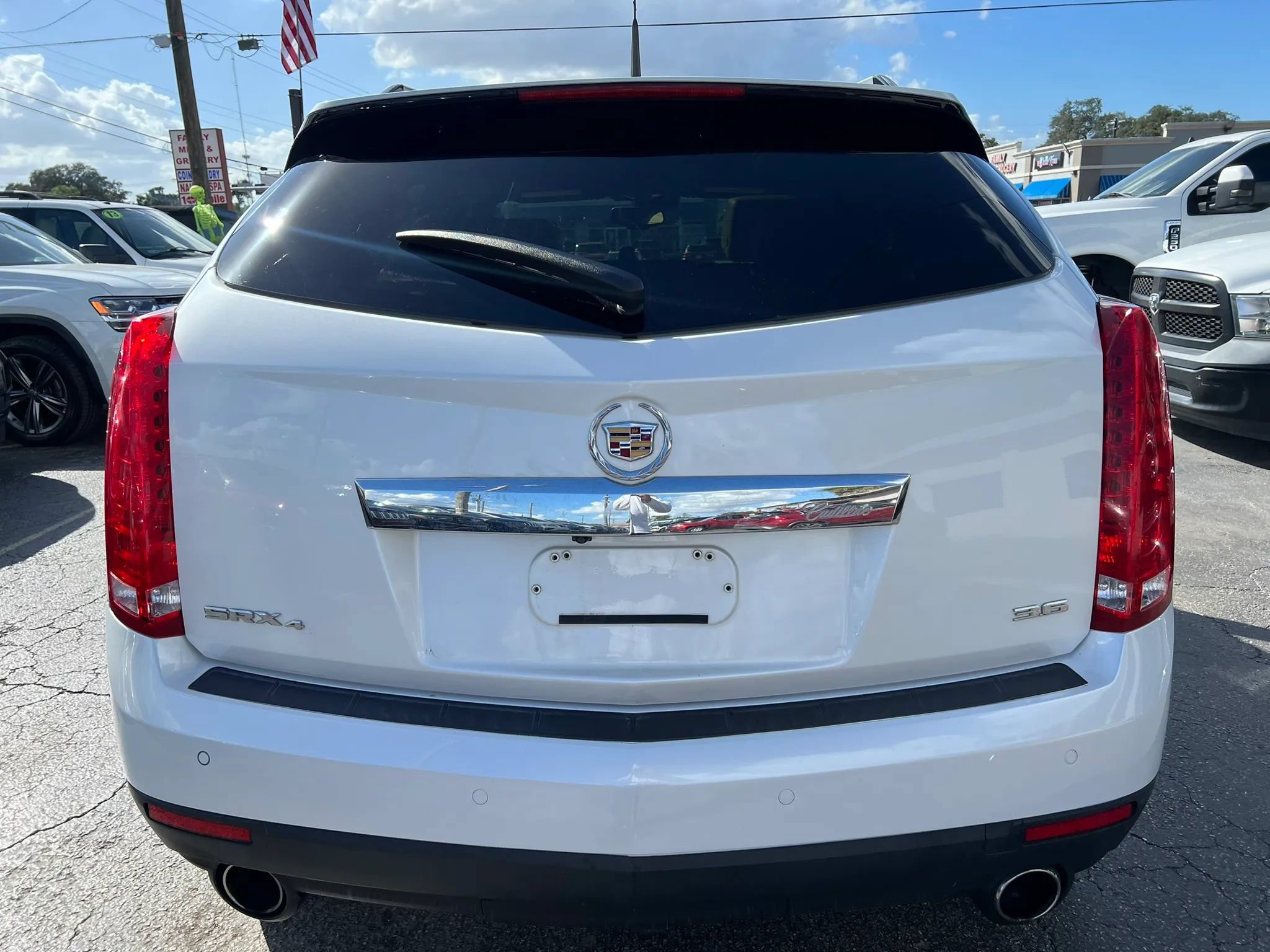 Used 2014 Cadillac SRX Luxury w/ Driver Awareness Package AWD/4WD image 6