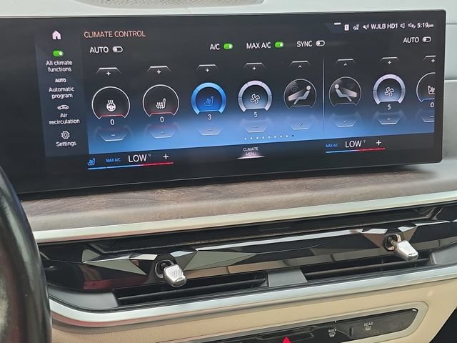 Used 2023 BMW X7 M60i w/ Executive Package AWD/4WD image 19