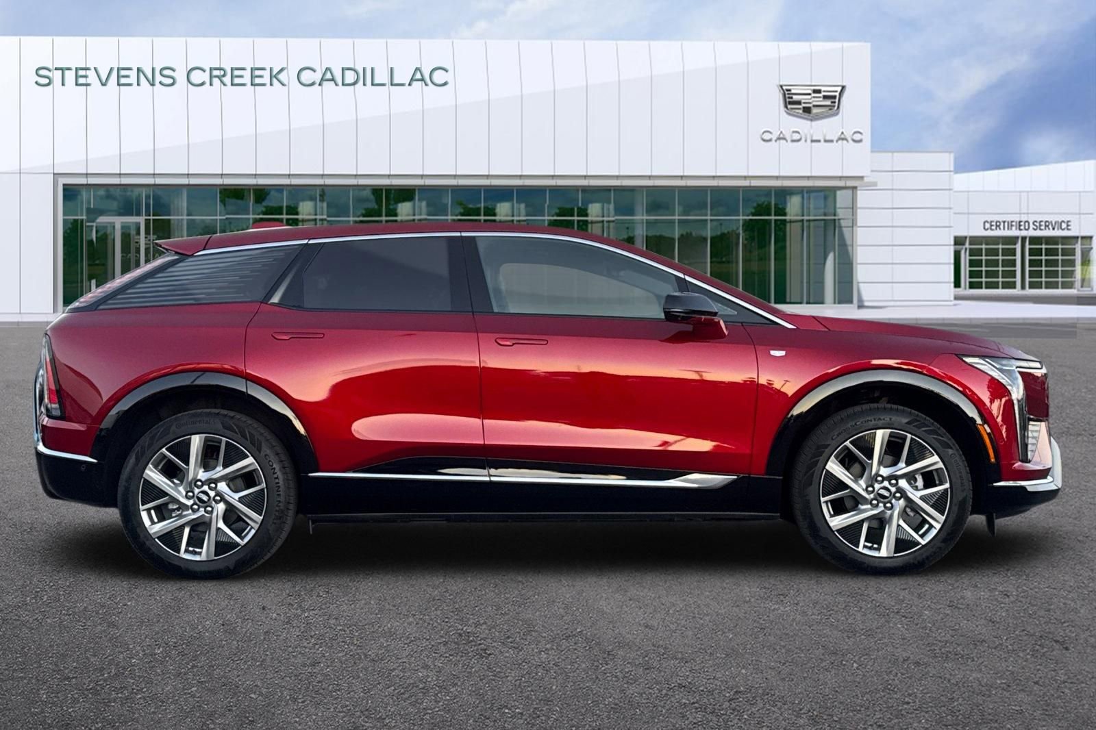 Certified 2025 Cadillac Optiq Luxury 1 image 2