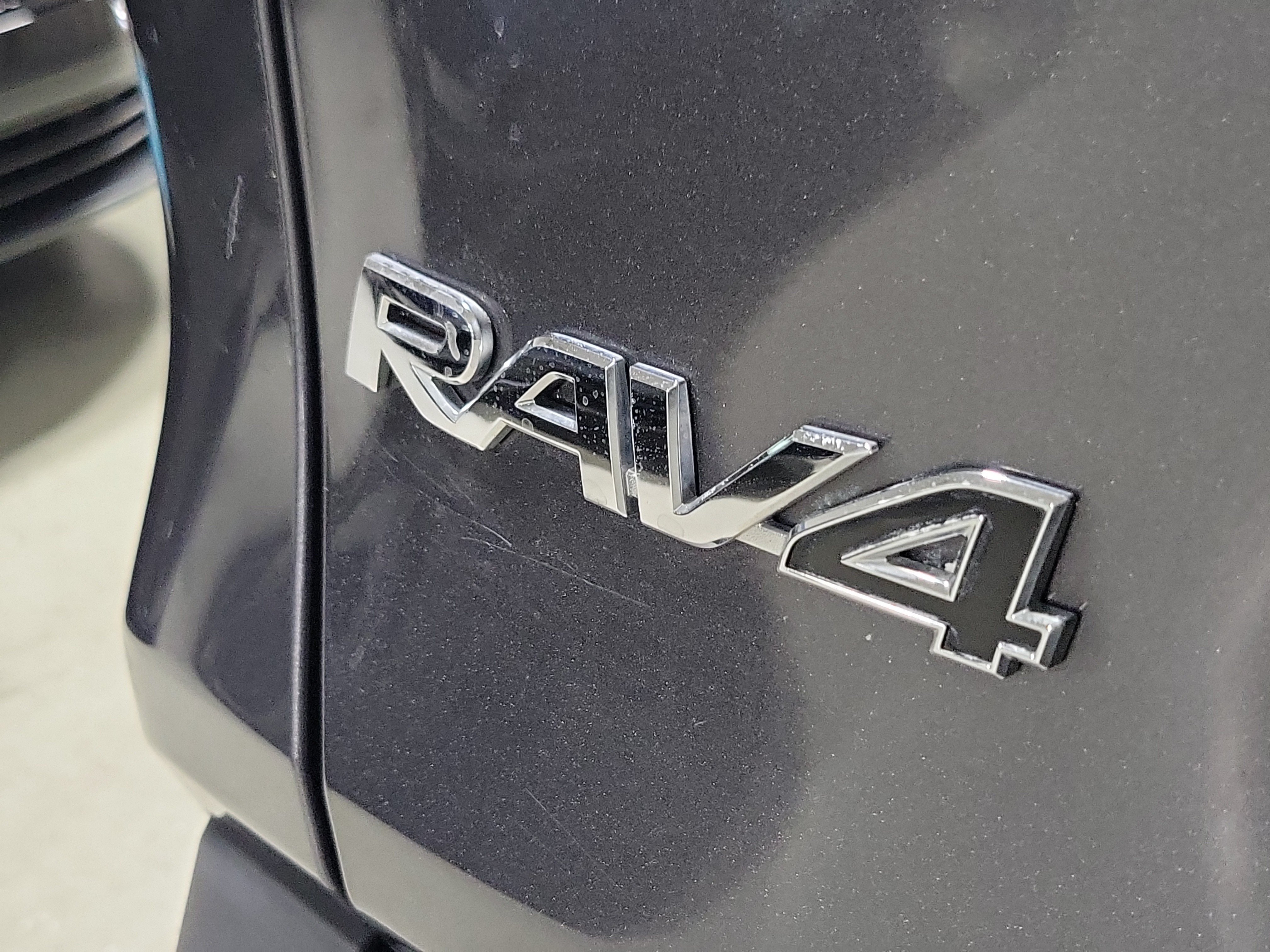 Used 2022 Toyota RAV4 LE AWD/4WD image 8