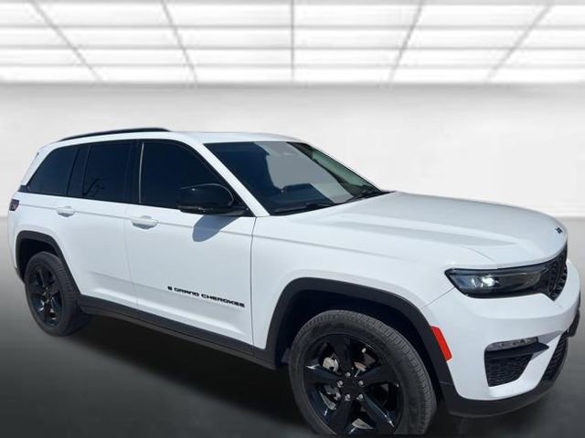 Used 2024 Jeep Grand Cherokee Limited w/ Black Appearance Package