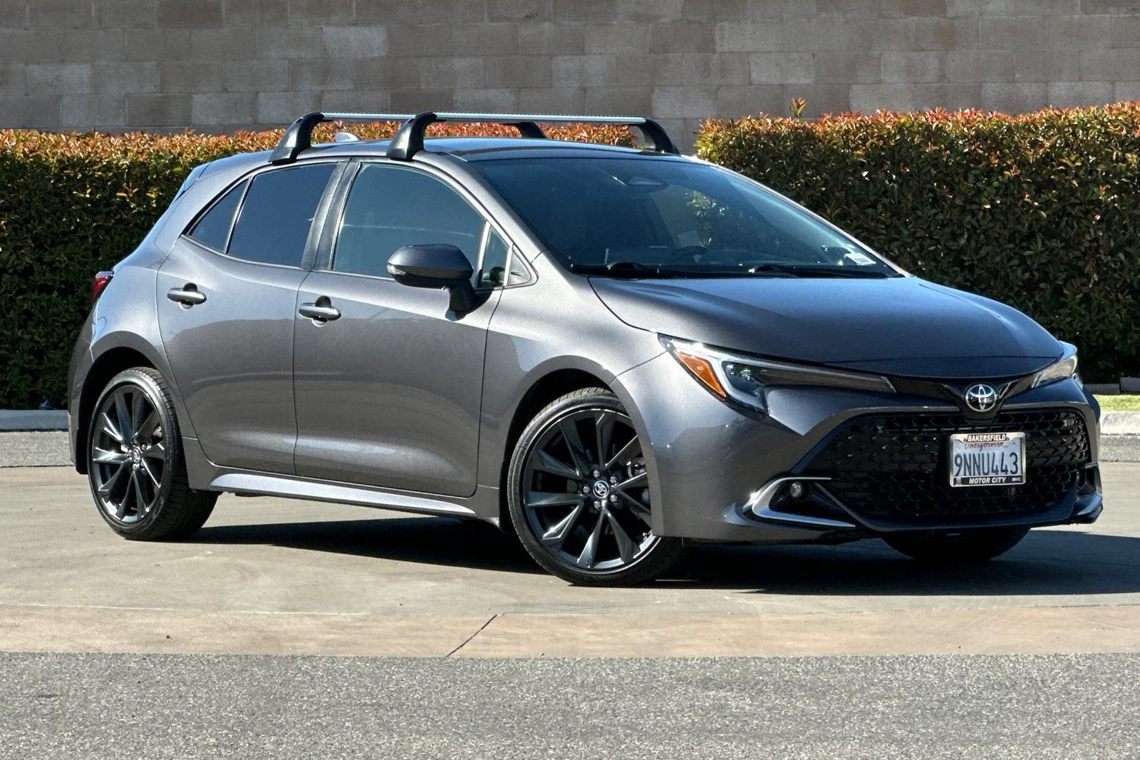 Used 2025 Toyota Corolla XSE FWD image 2