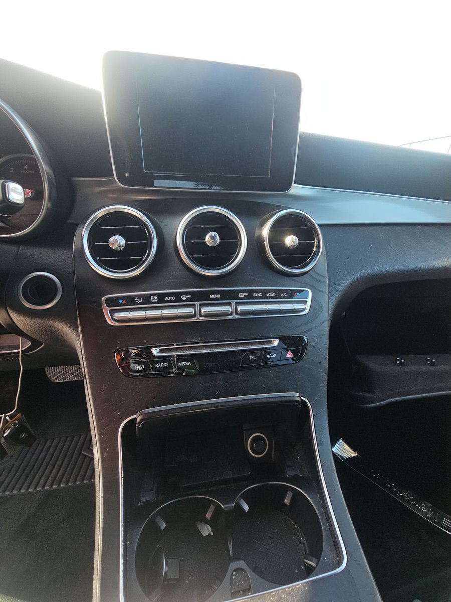 Used 2019 Mercedes-Benz GLC 300 w/ Premium Package image 7