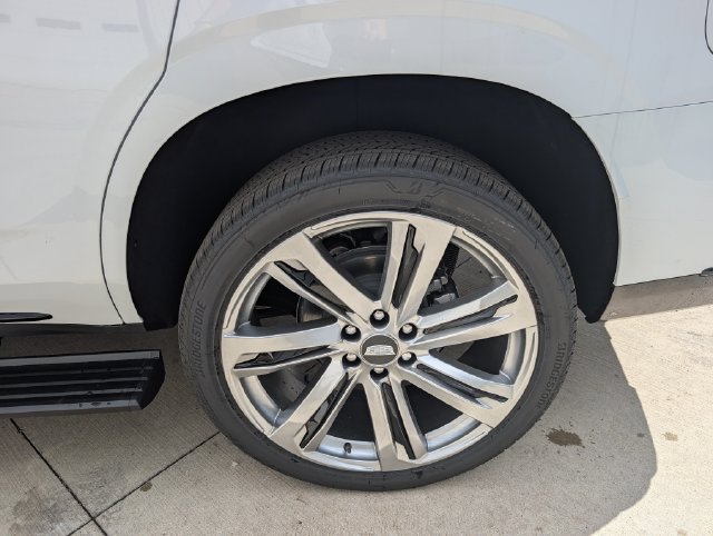 New 2026 Cadillac Escalade Platinum Sport w/ LPO, Floor Liner Package AWD/4WD image 23