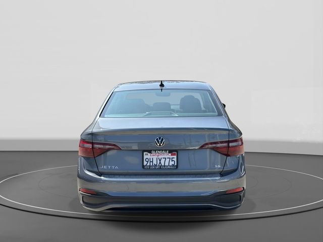 Certified 2023 Volkswagen Jetta SE w/ Panoramic Sunroof Package FWD image 4