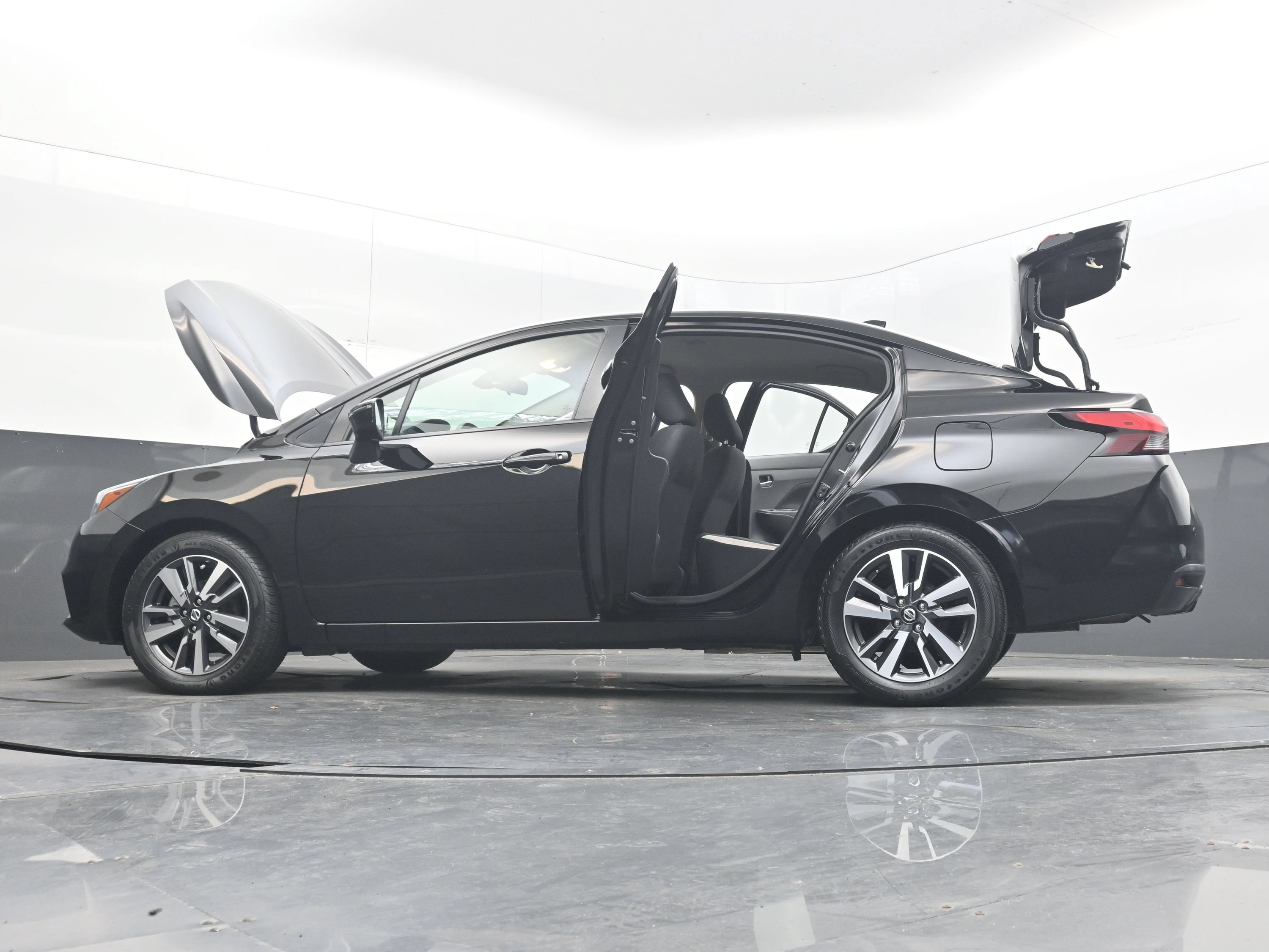 Used 2021 Nissan Versa SV FWD image 42
