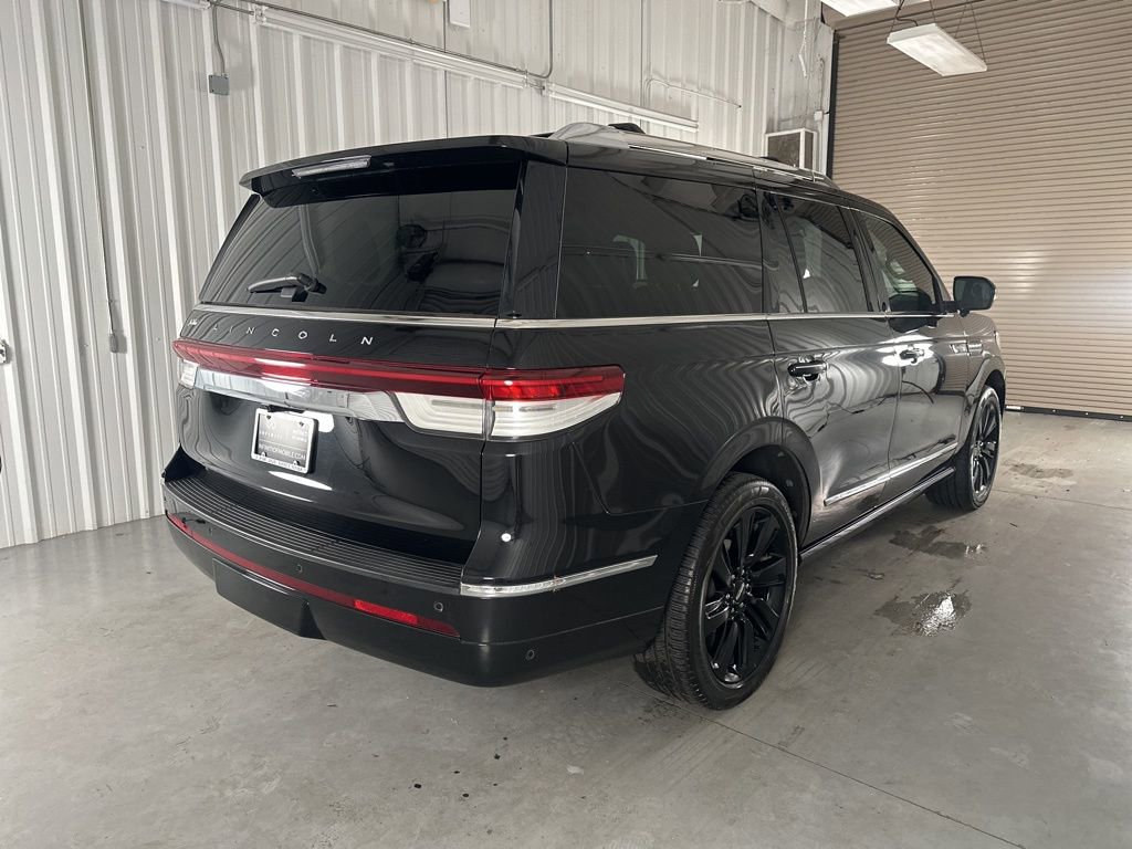 Used 2022 Lincoln Navigator Reserve image 5