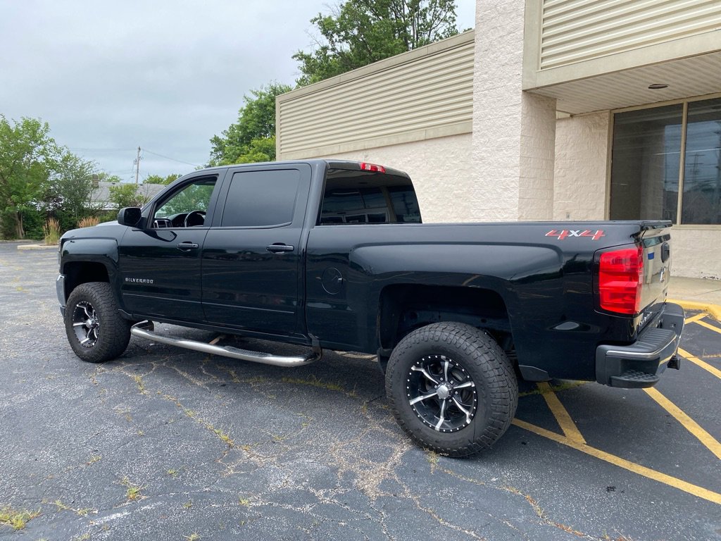 Used 2018 Chevrolet Silverado 1500 LT w/ All Star Edition image 3
